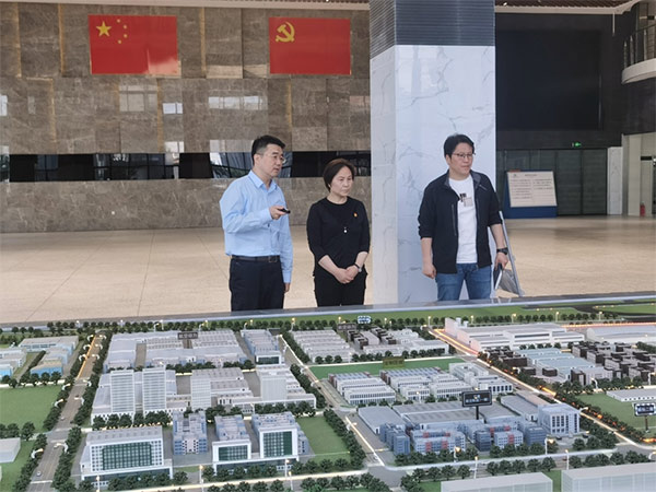 探索校企合作新路径 携手并进共谋发展｜沈阳开放大学党委书记马丽一行到集团开展交流座谈